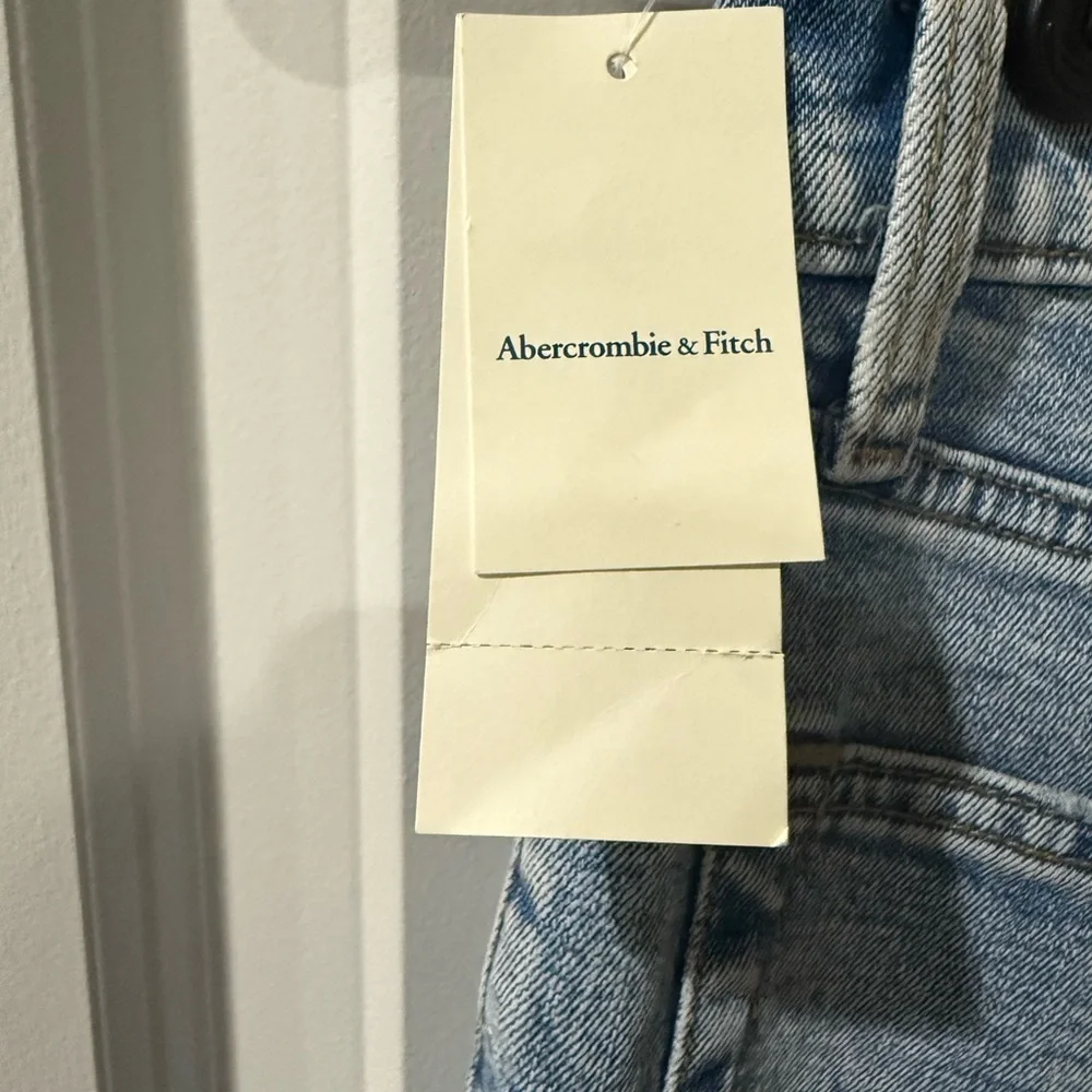 Abercrombie & Fitch 90s ultra high Straight Leg Jeans NWT Size 26/2s ankle - Picture 9 of 10